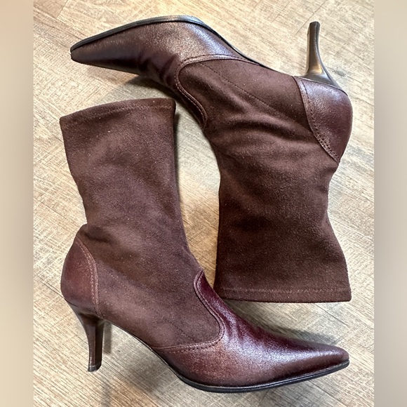 Casadei Suede & Leather Pointed Toe Pull-On Kitten Heel Ankle Boots - Size 7 - Picture 13 of 17